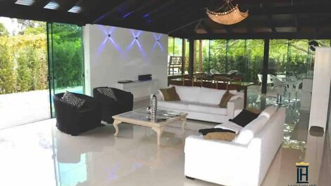 Great vacation home in Jurerê