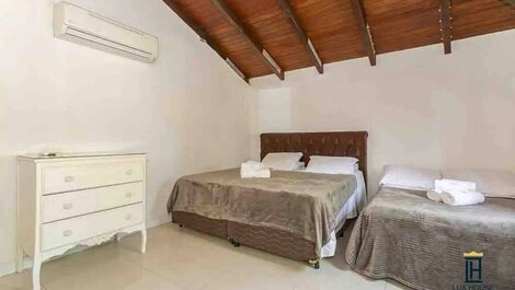 Great vacation home in Jurerê
