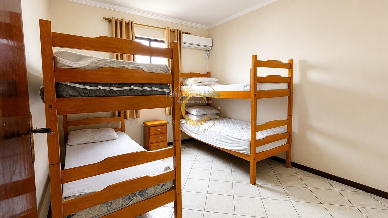 Apartment for vacation rental in Bombinhas (Praia de Bombinhas)