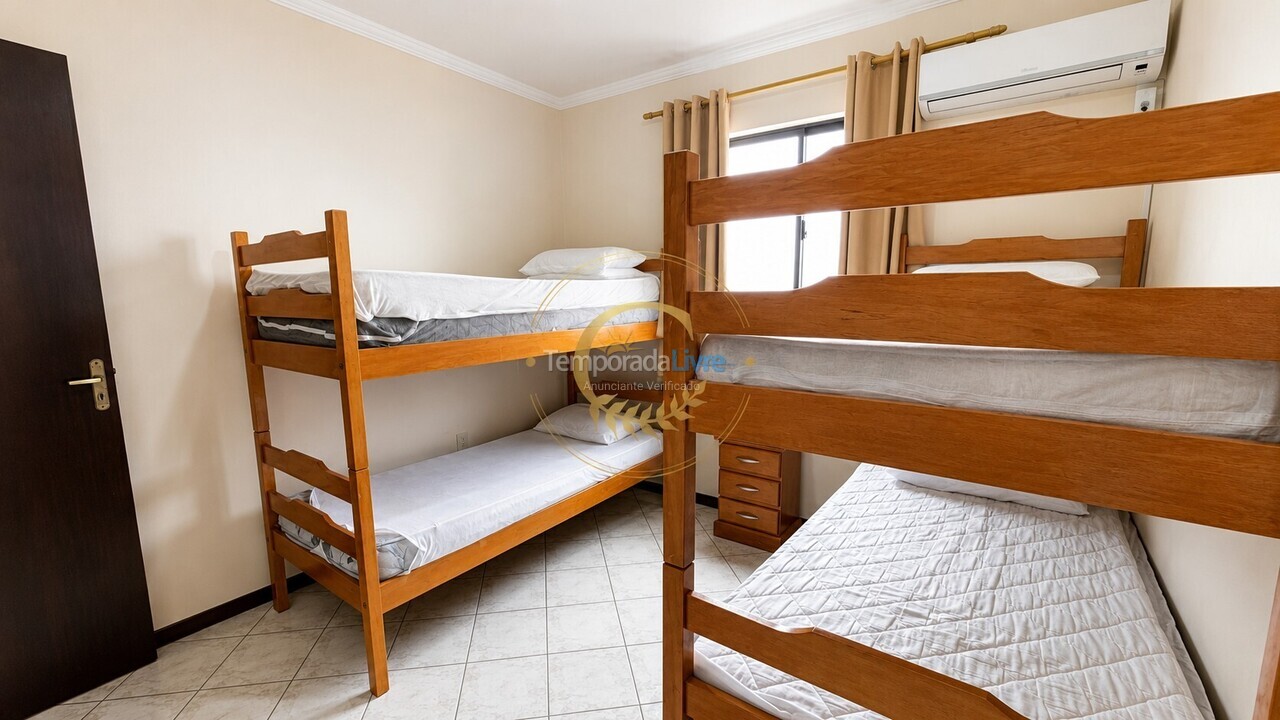 Apartment for vacation rental in Bombinhas (Praia de Bombinhas)