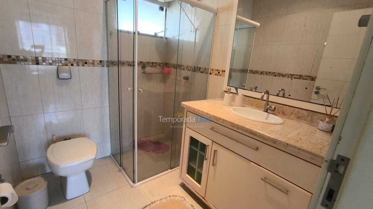 Apartamento para aluguel de temporada em Itapema (Meia Praia)