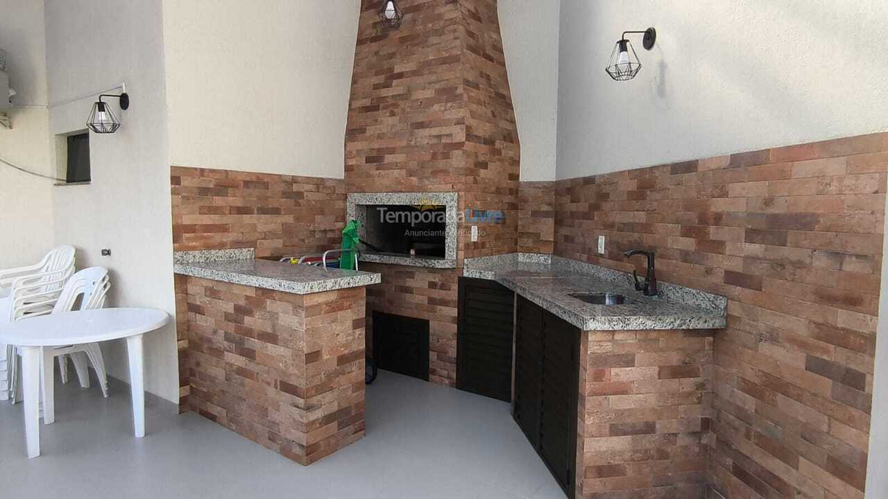 Apartamento para aluguel de temporada em Itapema (Meia Praia)