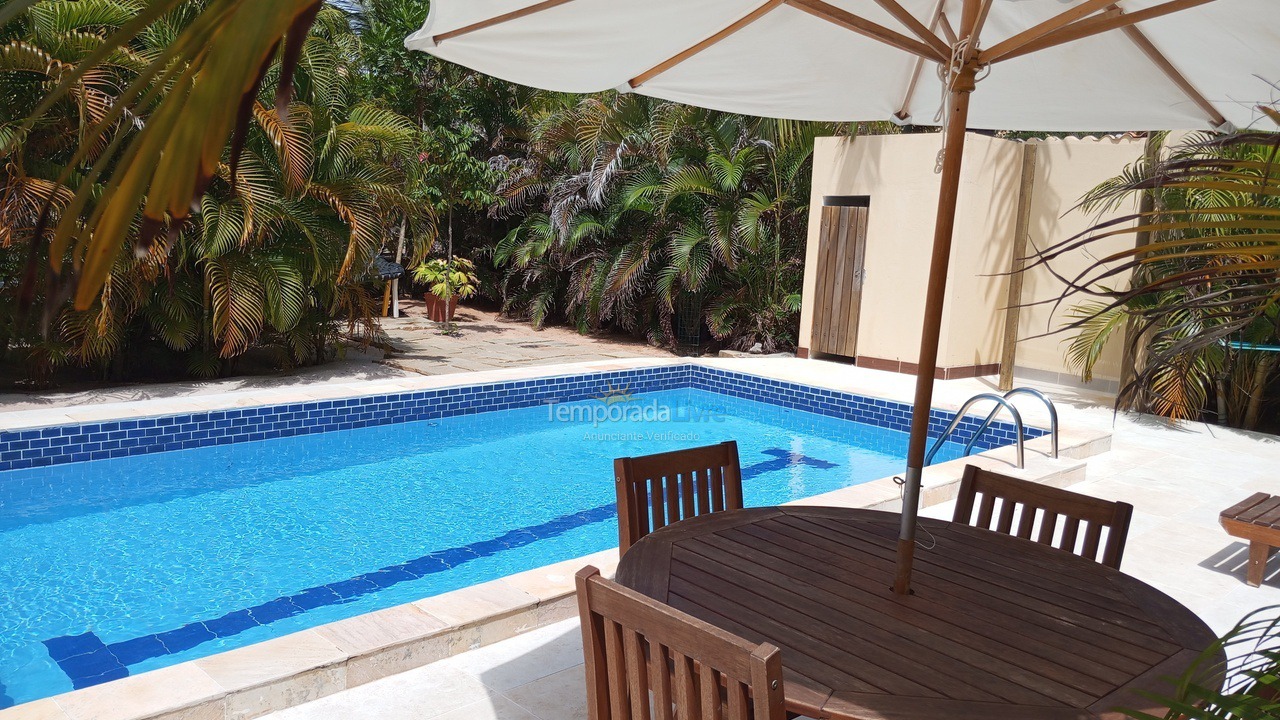 Apartamento para aluguel de temporada em Mata de São João (Praia do Forte)