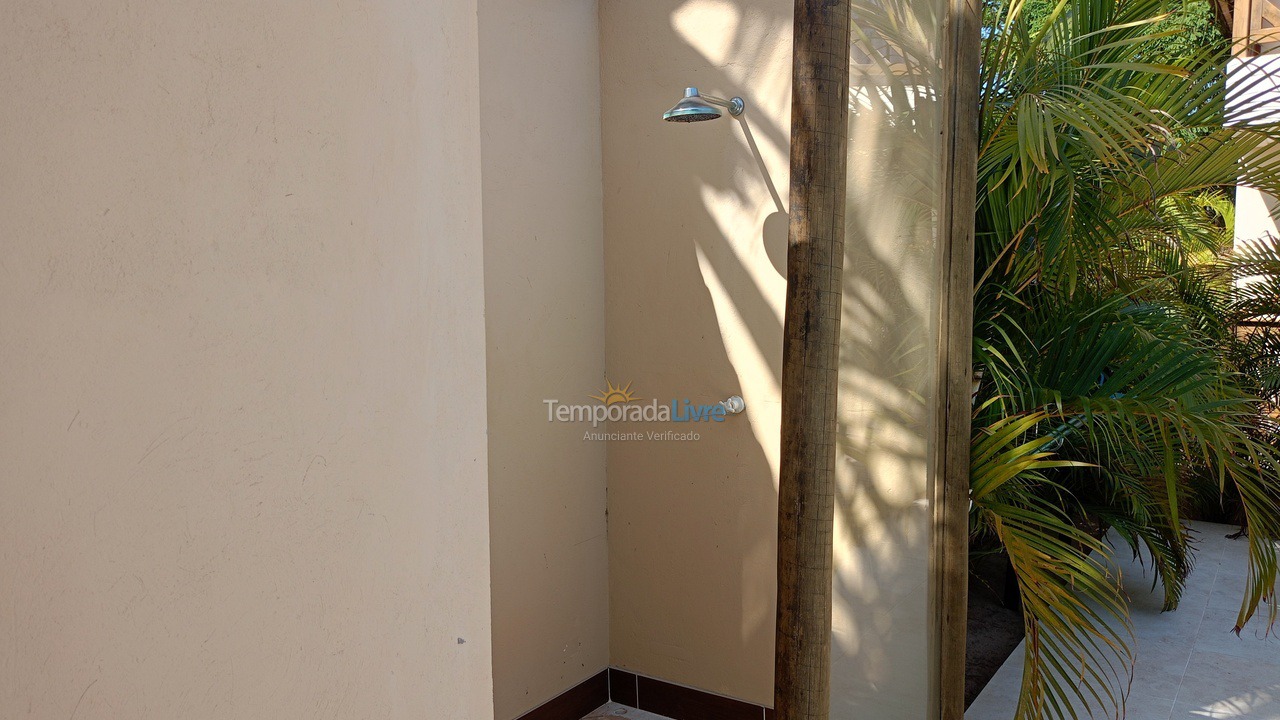 Apartamento para aluguel de temporada em Mata de São João (Praia do Forte)