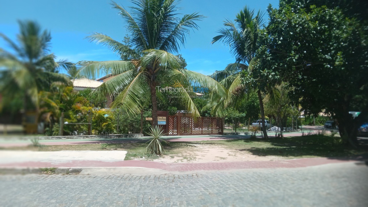 Apartamento para aluguel de temporada em Mata de São João (Praia do Forte)