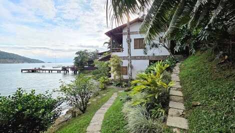 House with Private Beach and Ocean View