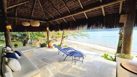 House with Private Beach and Ocean View