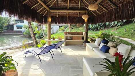 House with Private Beach and Ocean View