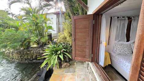 House with Private Beach and Ocean View