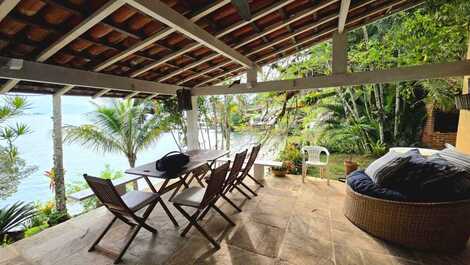 House with Private Beach and Ocean View