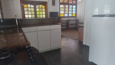CASA NA PRAIA:PISCINA, CHURRASQ.INTERNET, WI-FI, AR-COND