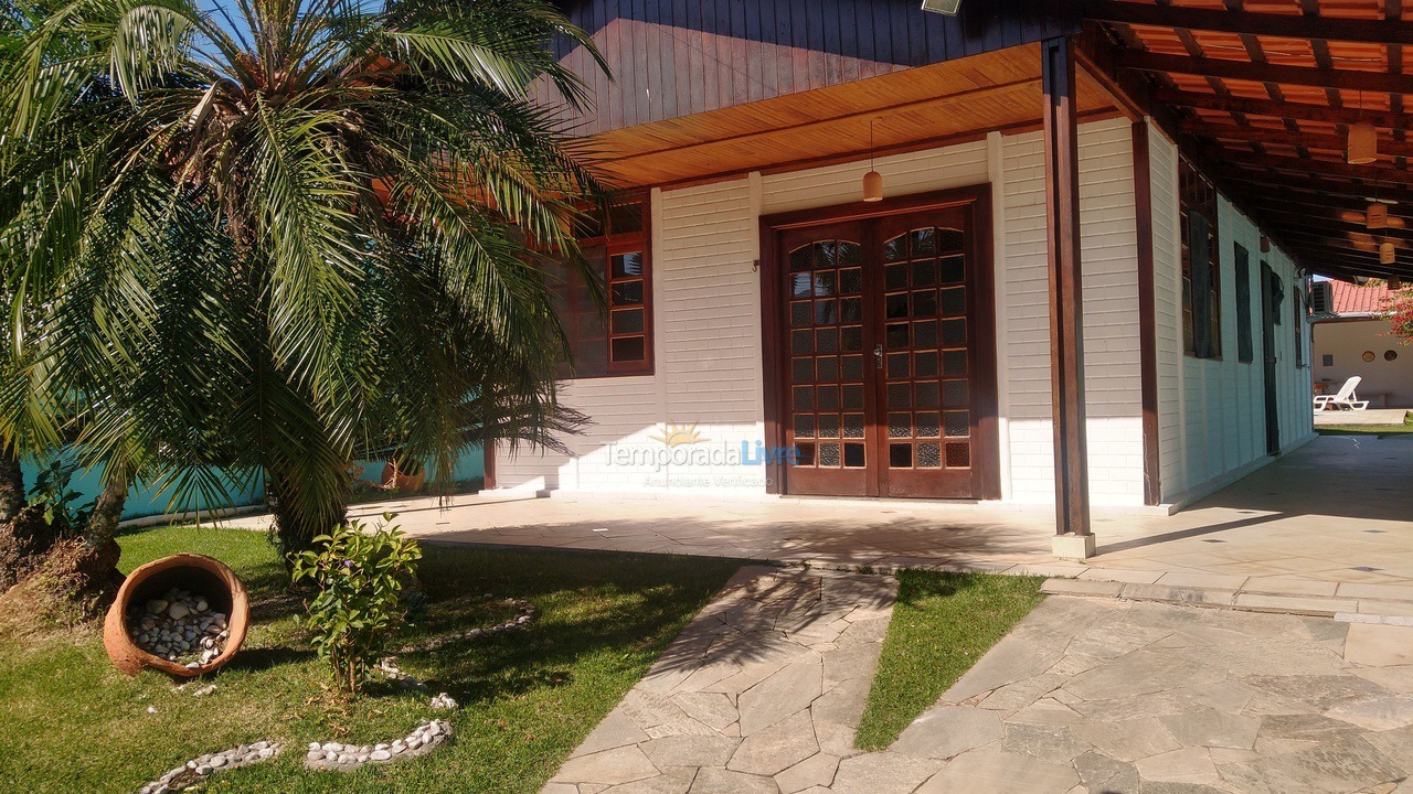 Casa para aluguel de temporada em Bertioga (Condominio Morada da Praia)