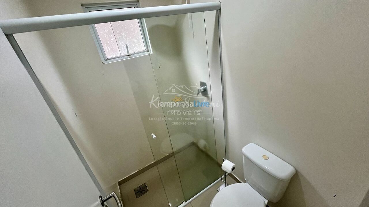 Apartamento para aluguel de temporada em Itapema (Meia Praia)