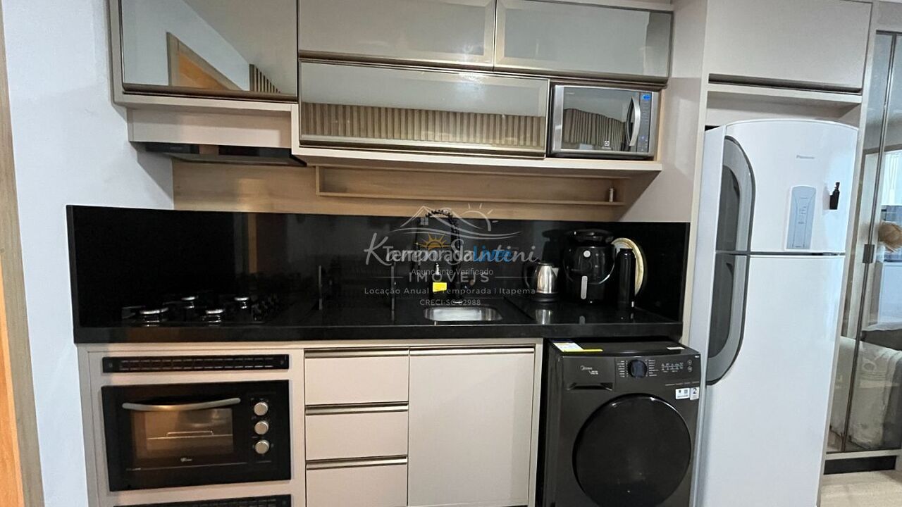 Apartamento para aluguel de temporada em Itapema (Meia Praia)