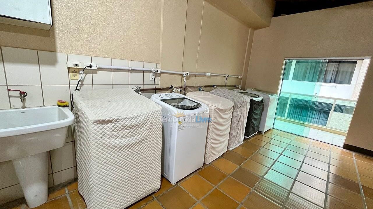Apartamento para aluguel de temporada em Itapema (Meia Praia)