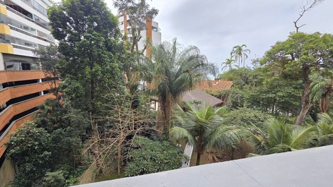 Hotel de lujo en Morro do Sorocotuba con vistas al océano.
