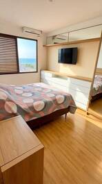 Apartamento com vista mar no centrinho dos Ingleses.