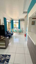 Apartamento com vista mar no centrinho dos Ingleses.