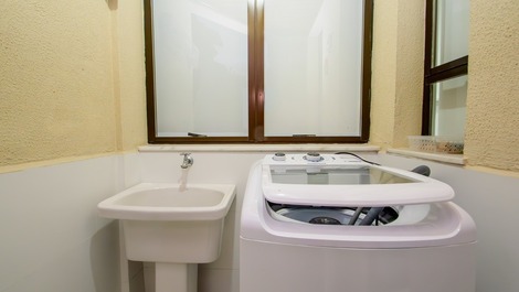 Apartamento em condomino com piscina