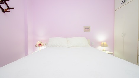 Apartamento em condomino com piscina