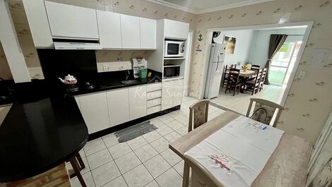 Beachfront property in Meia Praia for up to 10 people.