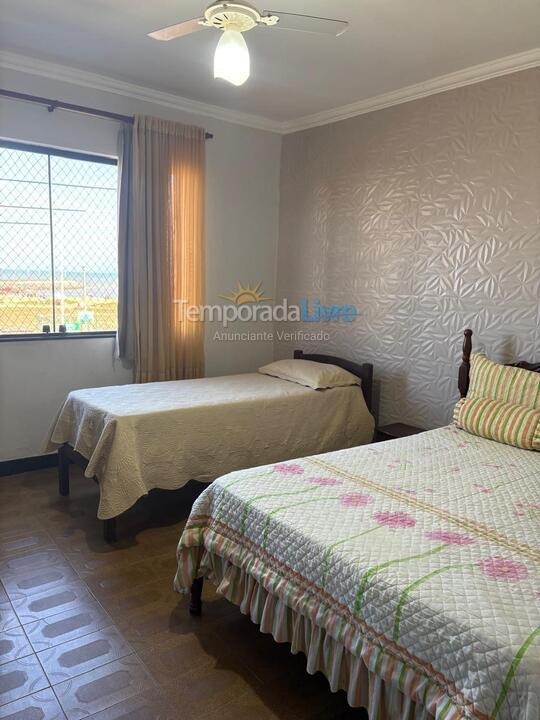 Apartamento para aluguel de temporada em Marataízes (Praia Central)