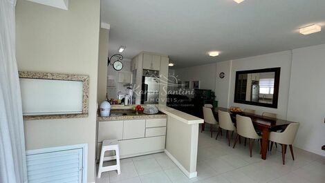 AMPLO APARTAMENTO COM 4 DORMITÓRIOS NA MEIA PRAIA