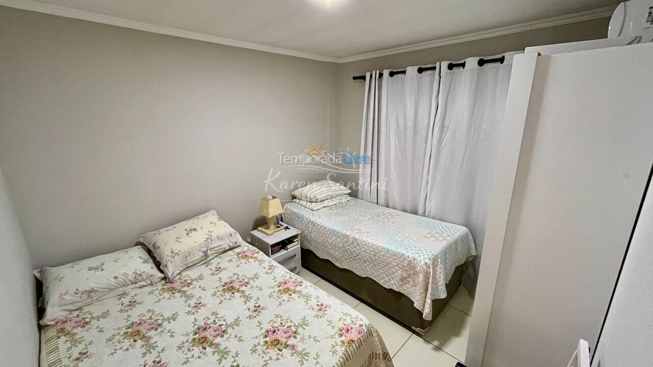 Apartamento para aluguel de temporada em Itapema (Meia Praia)