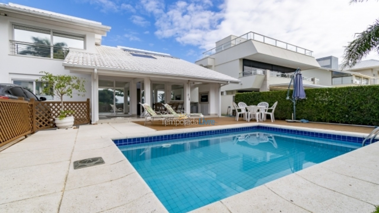 House for vacation rental in Florianopolis (Jurerê Internacional)
