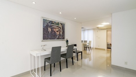 House with pool in Jurerê Internacional