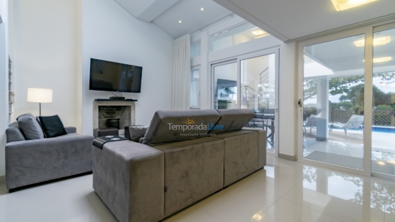 House for vacation rental in Florianopolis (Jurerê Internacional)