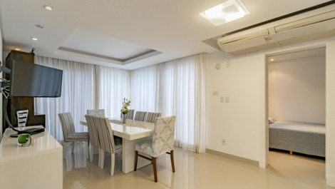 House with pool in Jurerê Internacional