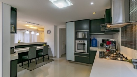 House with pool in Jurerê Internacional