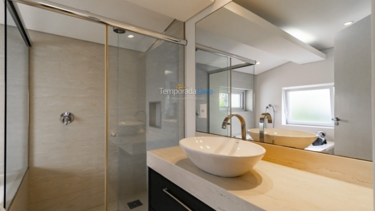House for vacation rental in Florianopolis (Jurerê Internacional)