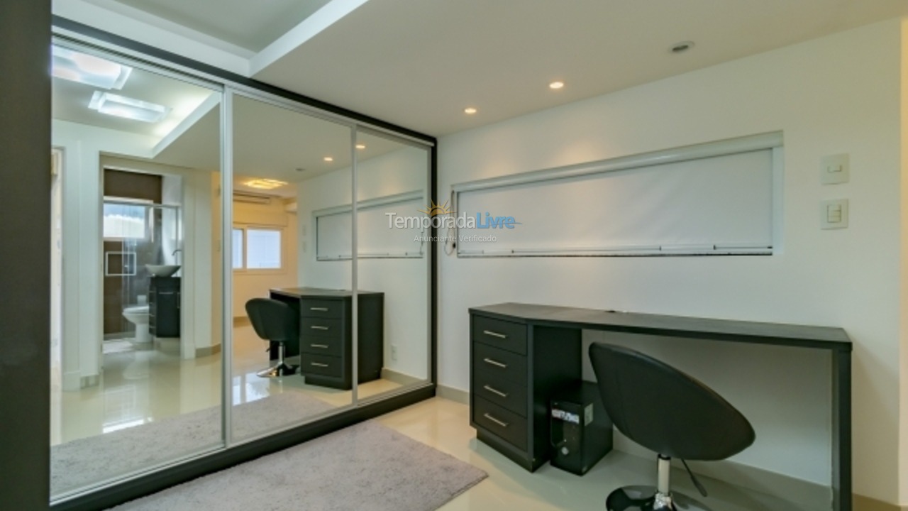 House for vacation rental in Florianopolis (Jurerê Internacional)