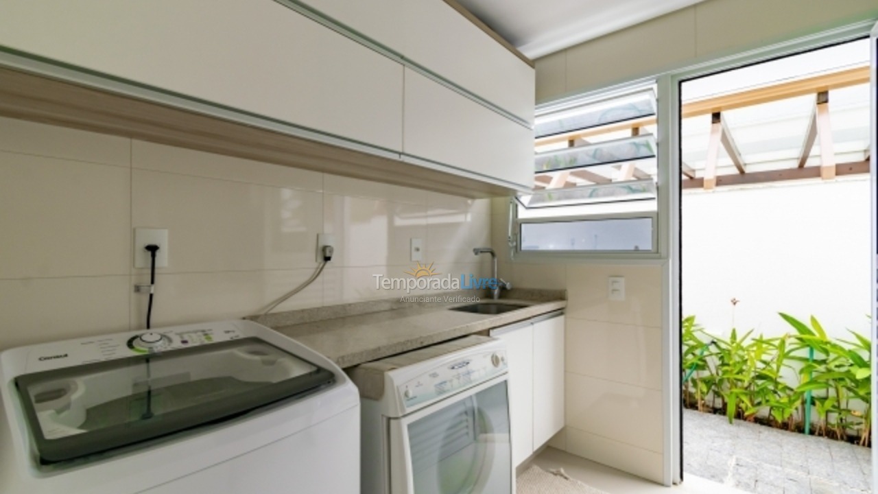 House for vacation rental in Florianopolis (Jurerê Internacional)
