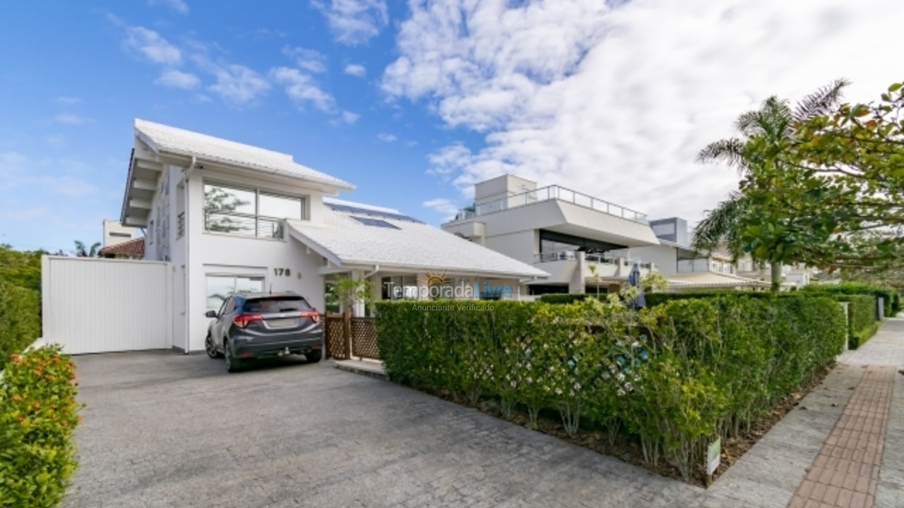House for vacation rental in Florianopolis (Jurerê Internacional)