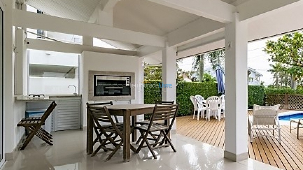 House for vacation rental in Florianopolis (Jurerê Internacional)