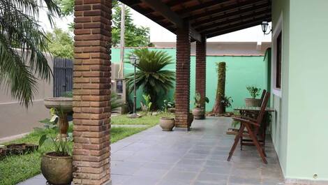 Acogedora casa de vacaciones en Ubatuba.