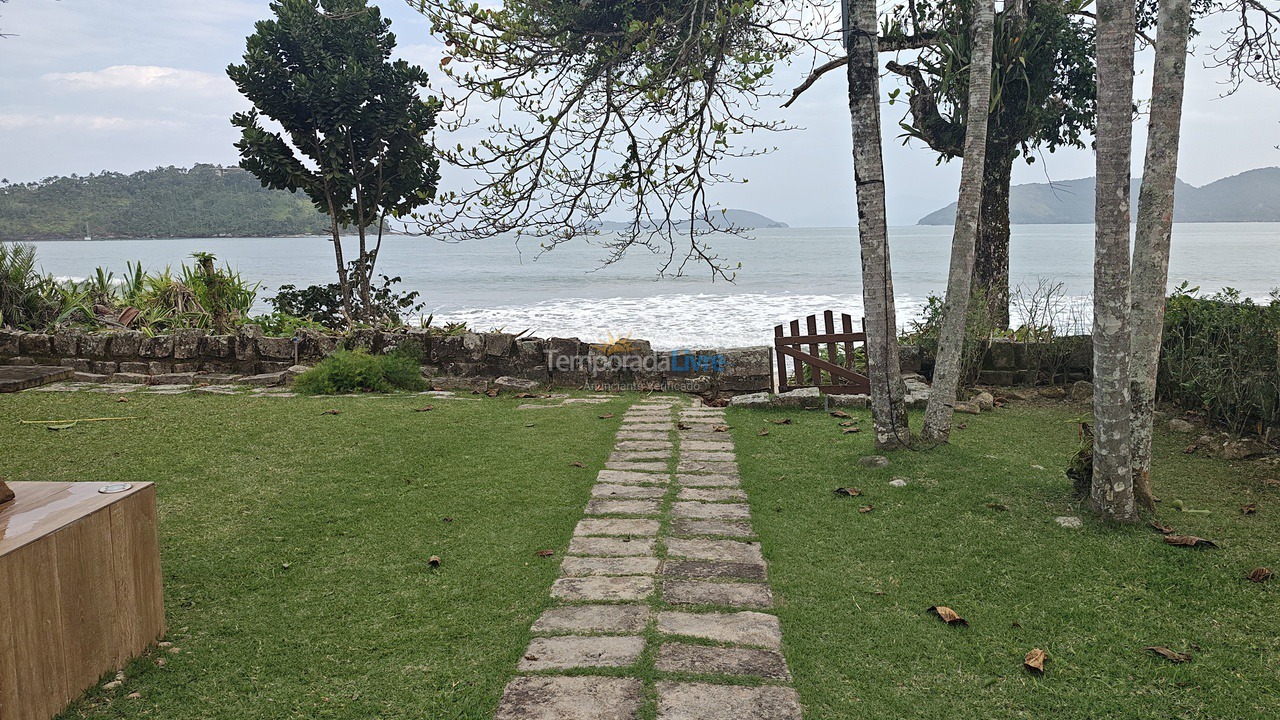 Casa para aluguel de temporada em Ubatuba (Praia do Lázaro)