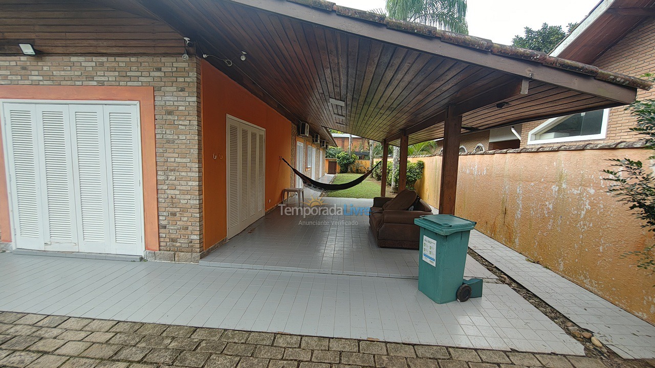 Casa para aluguel de temporada em Ubatuba (Praia do Lázaro)