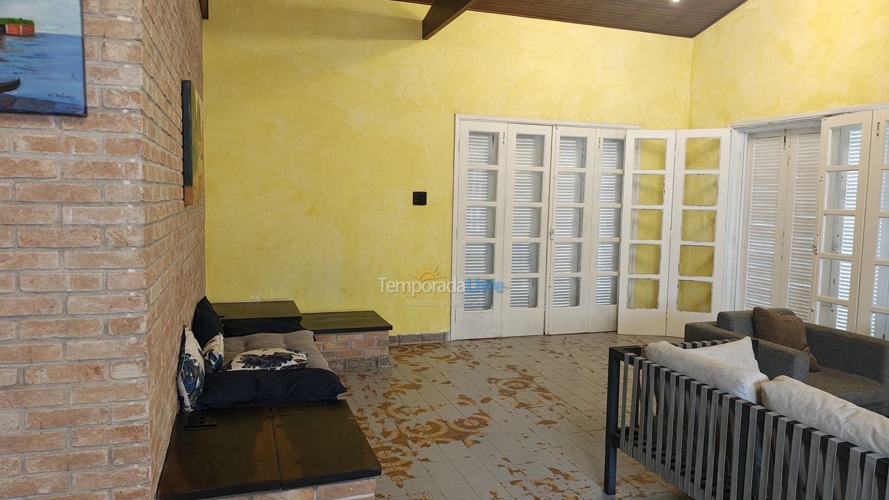 Casa para aluguel de temporada em Ubatuba (Praia do Lázaro)