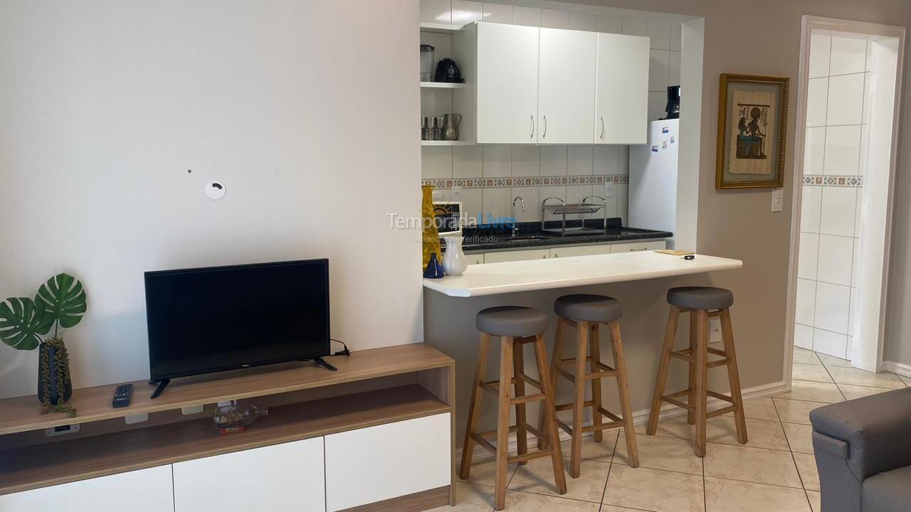 Apartamento para aluguel de temporada em Itapema (Meia Praia)