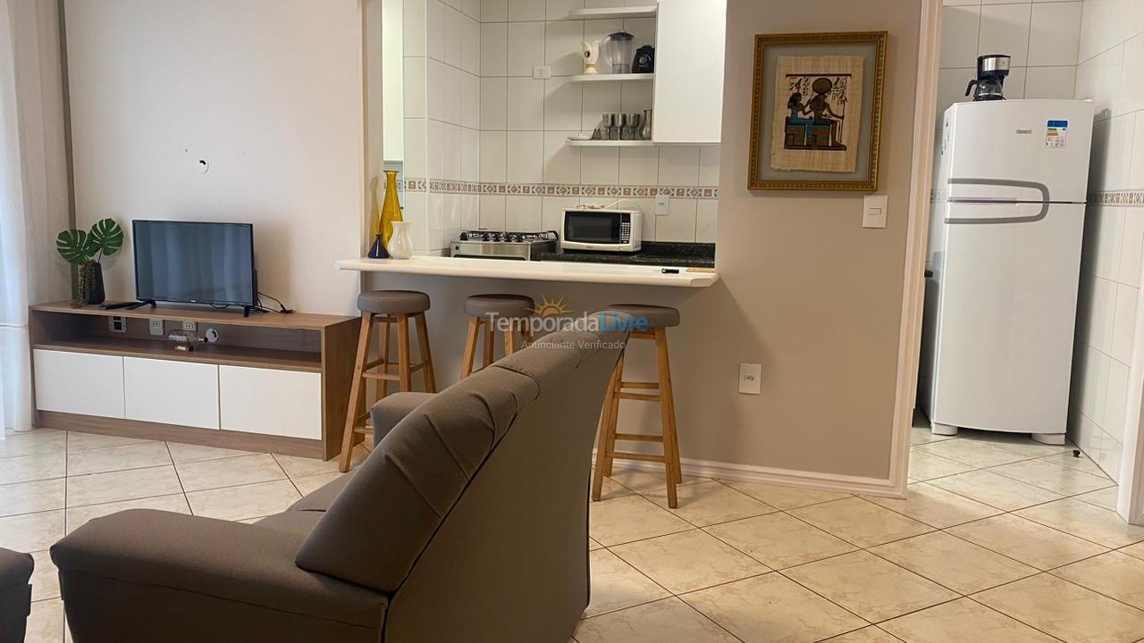 Apartamento para aluguel de temporada em Itapema (Meia Praia)