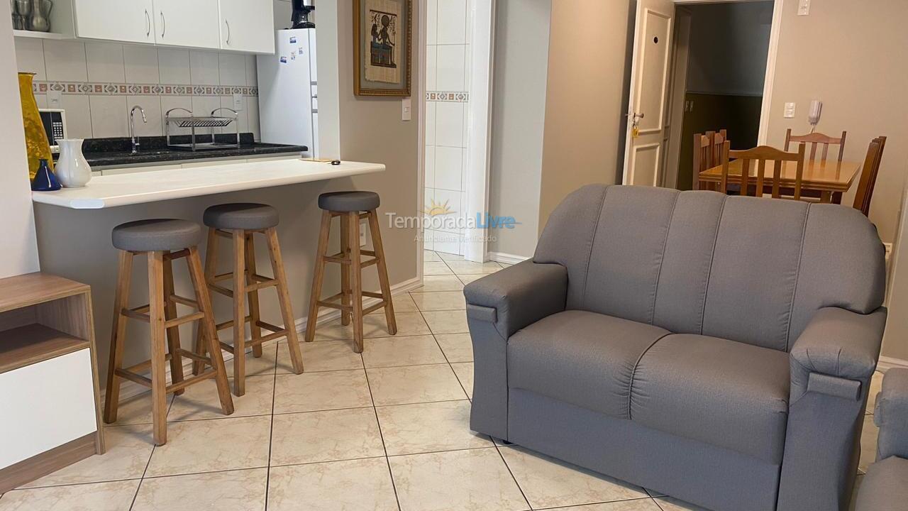 Apartamento para aluguel de temporada em Itapema (Meia Praia)