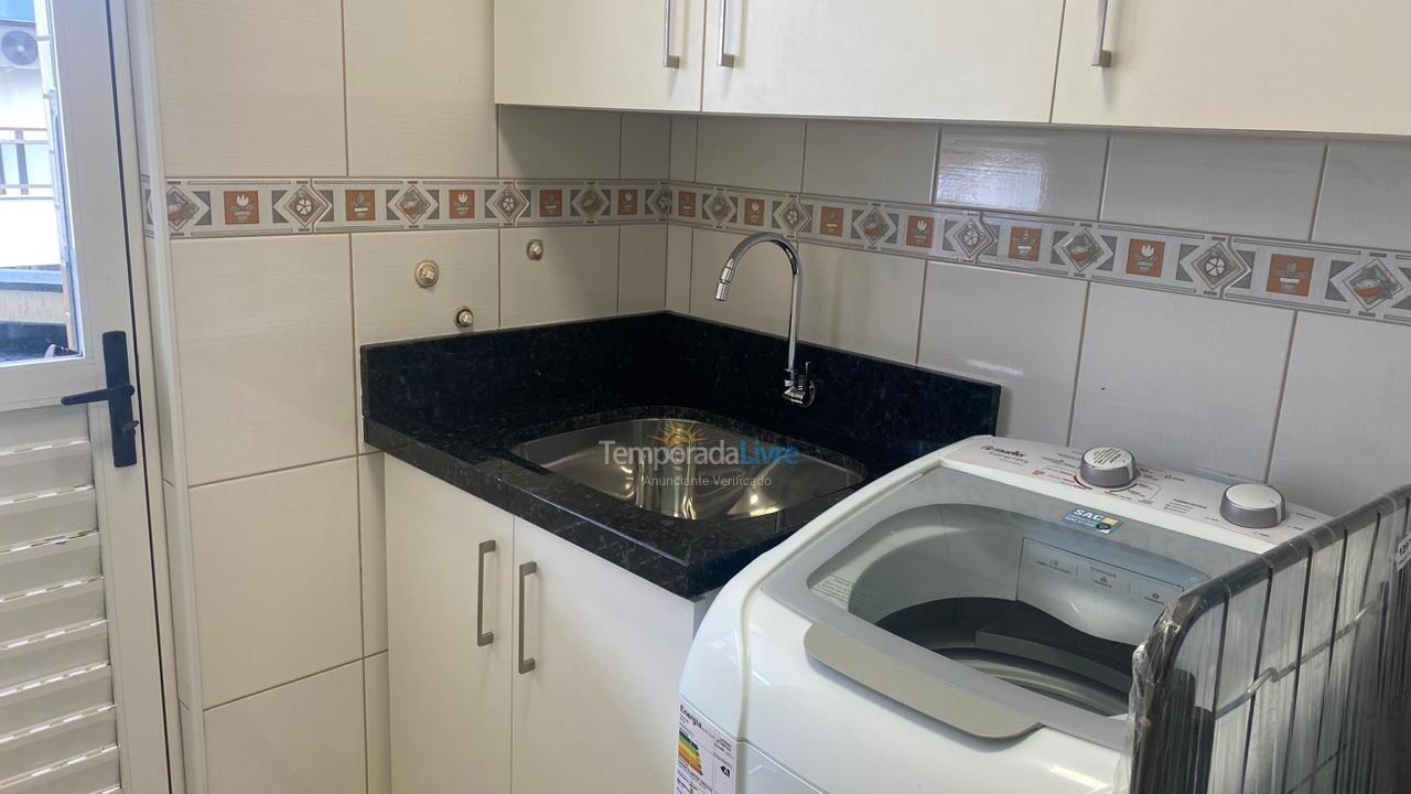 Apartamento para aluguel de temporada em Itapema (Meia Praia)