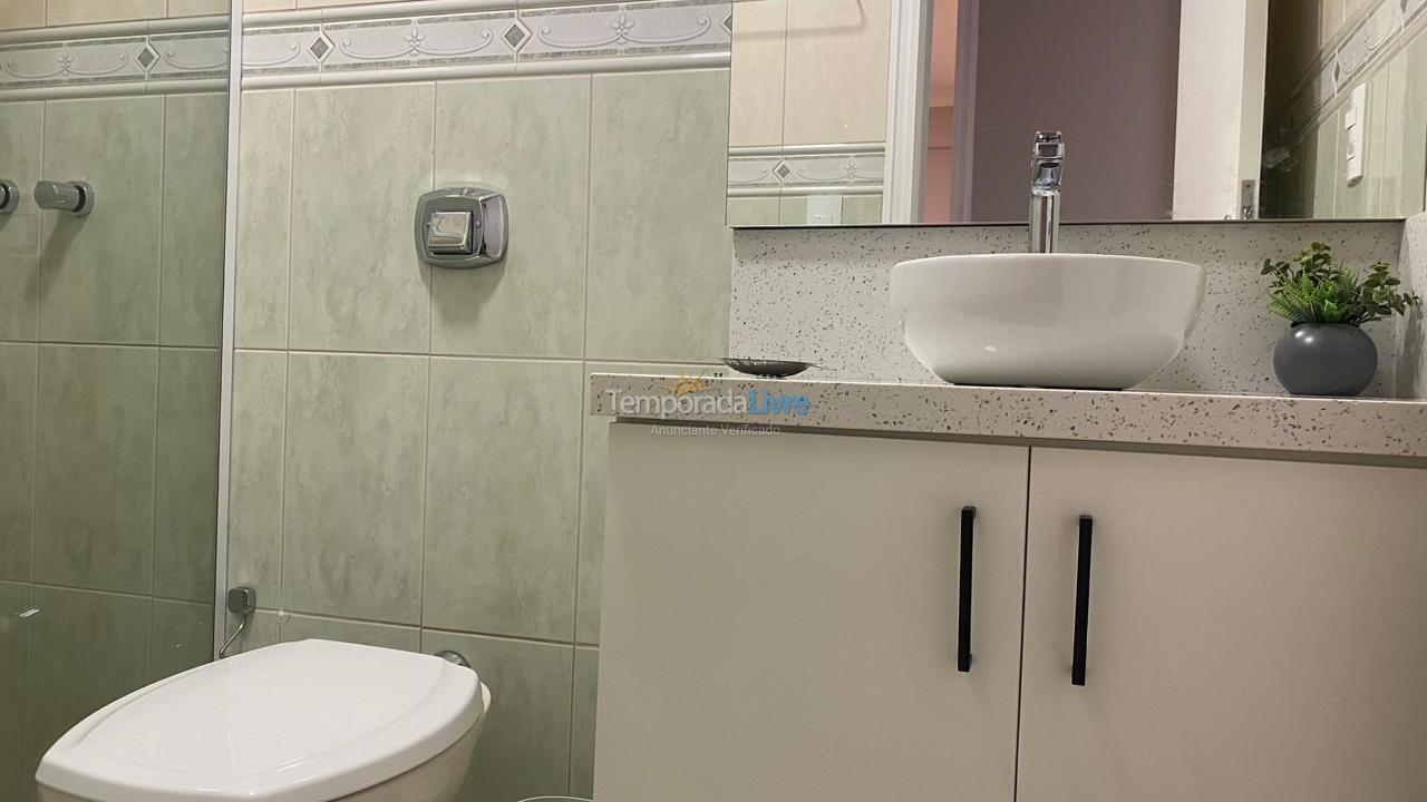 Apartamento para aluguel de temporada em Itapema (Meia Praia)