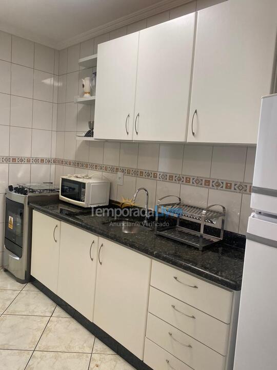 Apartamento para aluguel de temporada em Itapema (Meia Praia)