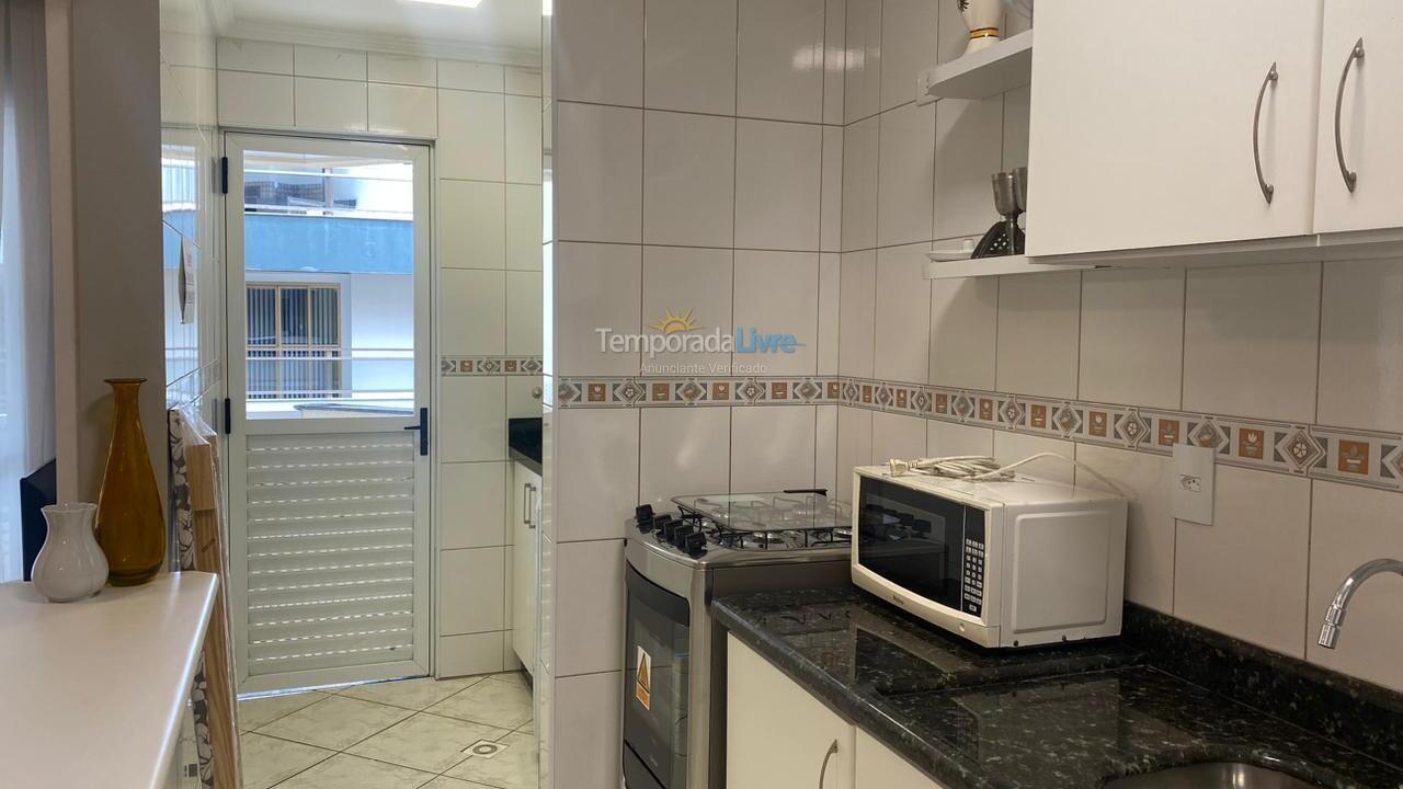 Apartamento para aluguel de temporada em Itapema (Meia Praia)