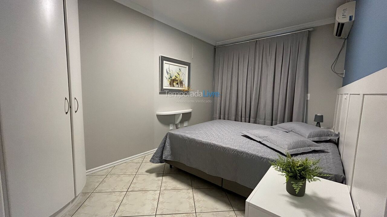 Apartamento para aluguel de temporada em Itapema (Meia Praia)
